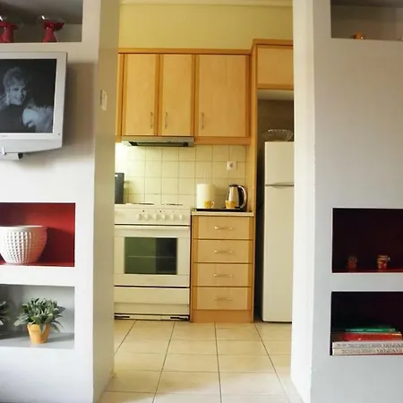 Apartment Cozy And Modern Centrally Located