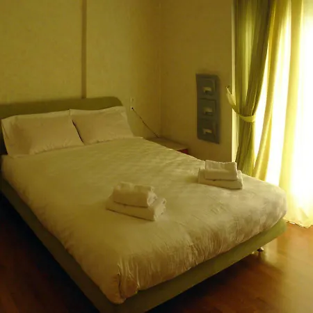 Cozy And Modern Centrally Located Volos