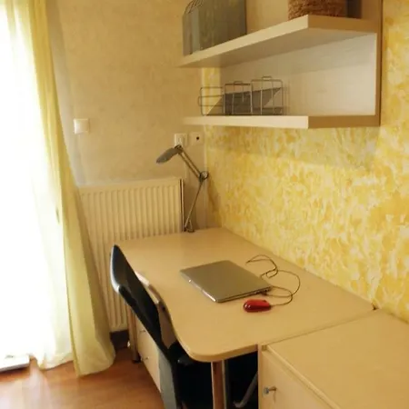 Cozy And Modern Centrally Located